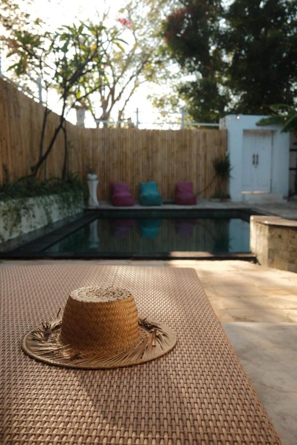 Villa Menorca กีลีตราวางัน ภายนอก รูปภาพ